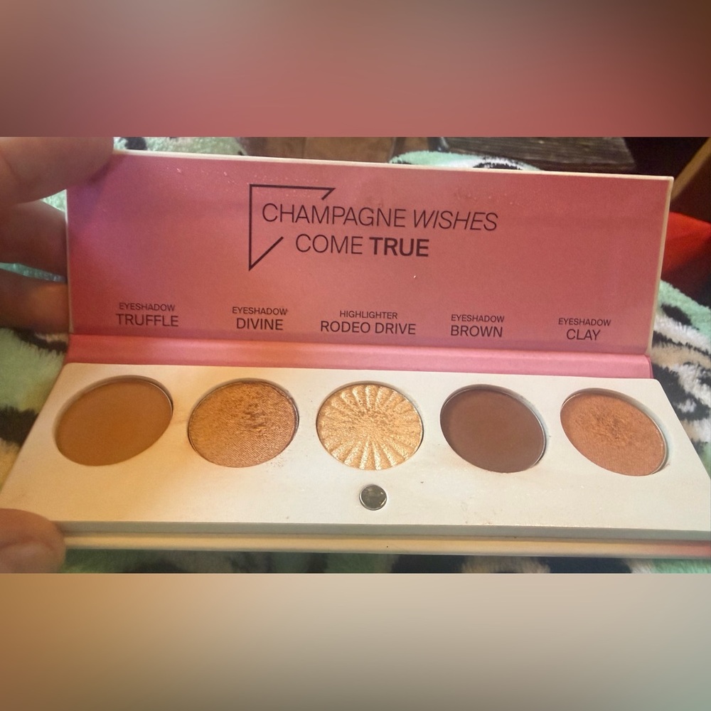 Luxe signature Champagne Wishes Eyeshadow Palette highlighter cream frost brown - Picture 3 of 6